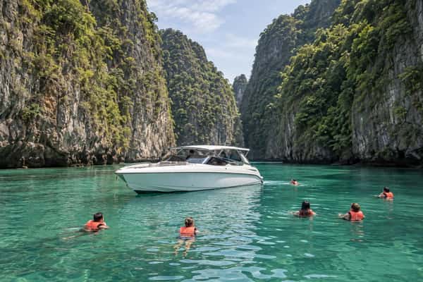 Phi Phi Tour with Khai Island vs a Classic Phi Phi Tour
